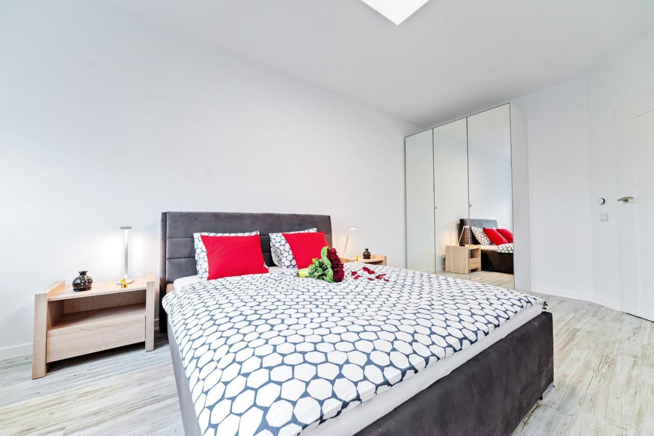 Apartamenty Homely Place Casa Verona - Stary Rynek - Parking Poznań Esterno foto