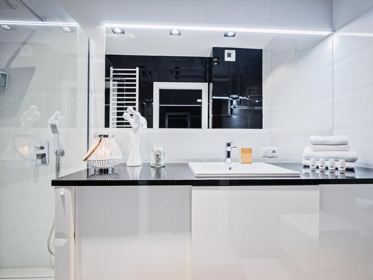 Apartamenty Homely Place Casa Verona - Stary Rynek - Parking Poznań Esterno foto