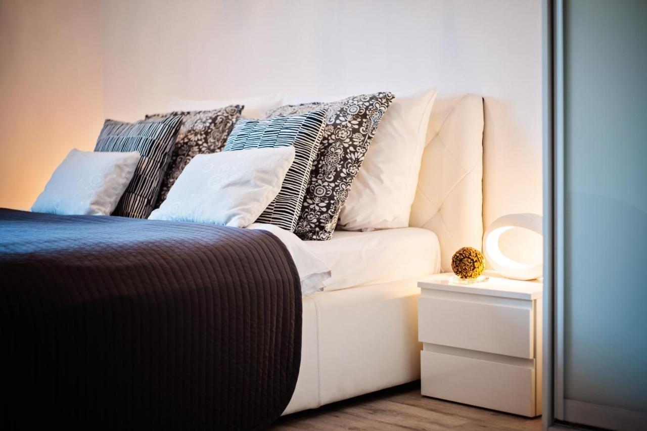 Apartamenty Homely Place Casa Verona - Stary Rynek - Parking Poznań Esterno foto