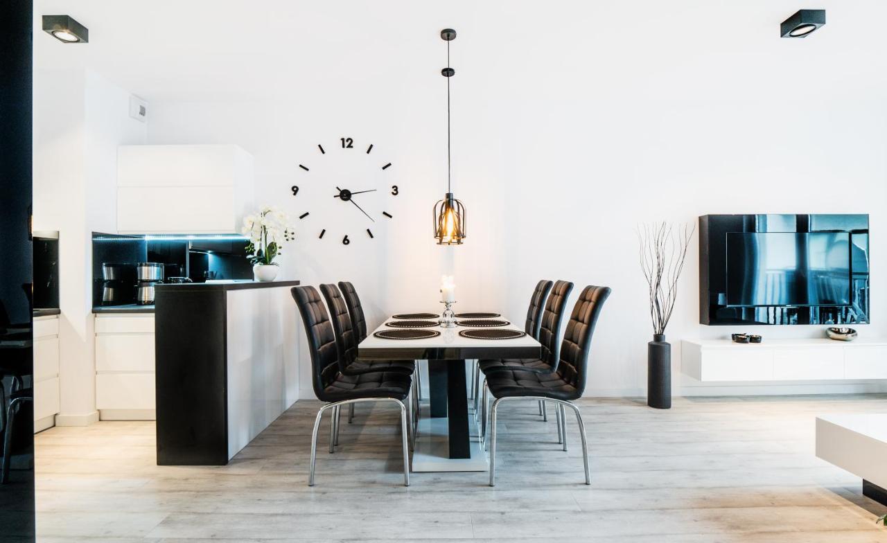 Apartamenty Homely Place Casa Verona - Stary Rynek - Parking Poznań Esterno foto